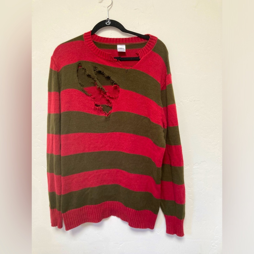 Spirit Halloween A Nightmare on Elm Street Freddy Kruger Slashed Sweater Sz M
